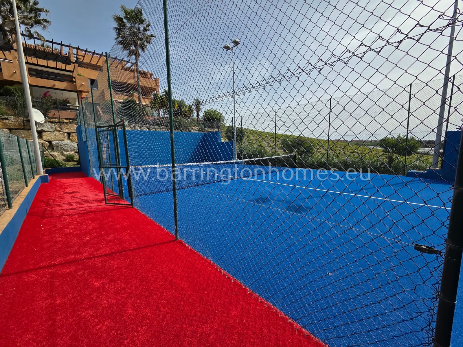 Apartamento de 3 habitaciones en Casares en venta con piscina garaje - 415.000 € (Ref: 9793373)