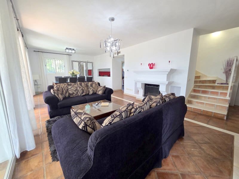 4 slaapkamer Villa te koop in Manilva met zwembad garage - € 895.000 (Ref: 9797417)