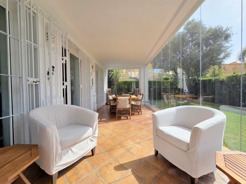 4 slaapkamer Villa te koop in Manilva met zwembad garage - € 895.000 (Ref: 9797417)