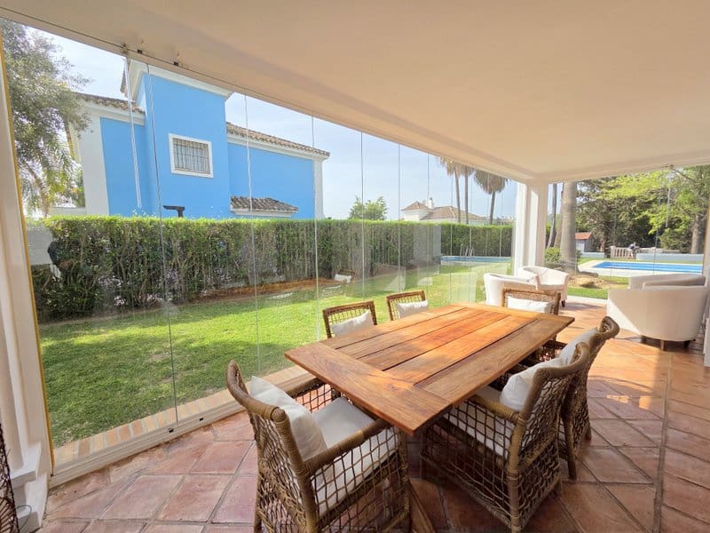 4 slaapkamer Villa te koop in Manilva met zwembad garage - € 895.000 (Ref: 9797417)