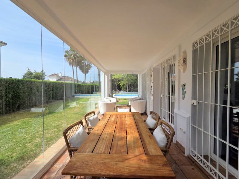 4 slaapkamer Villa te koop in Manilva met zwembad garage - € 895.000 (Ref: 9797417)