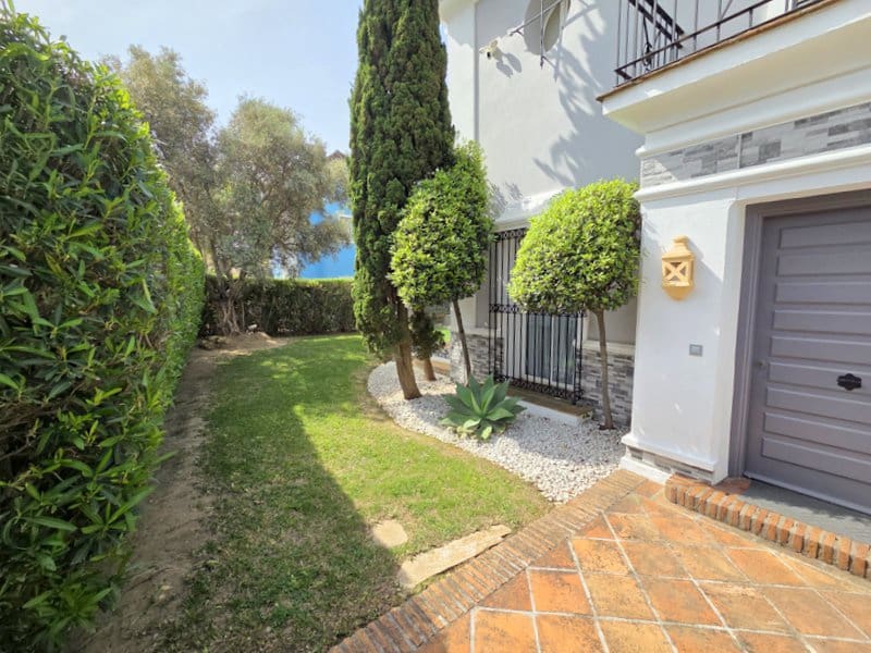 4 slaapkamer Villa te koop in Manilva met zwembad garage - € 895.000 (Ref: 9797417)