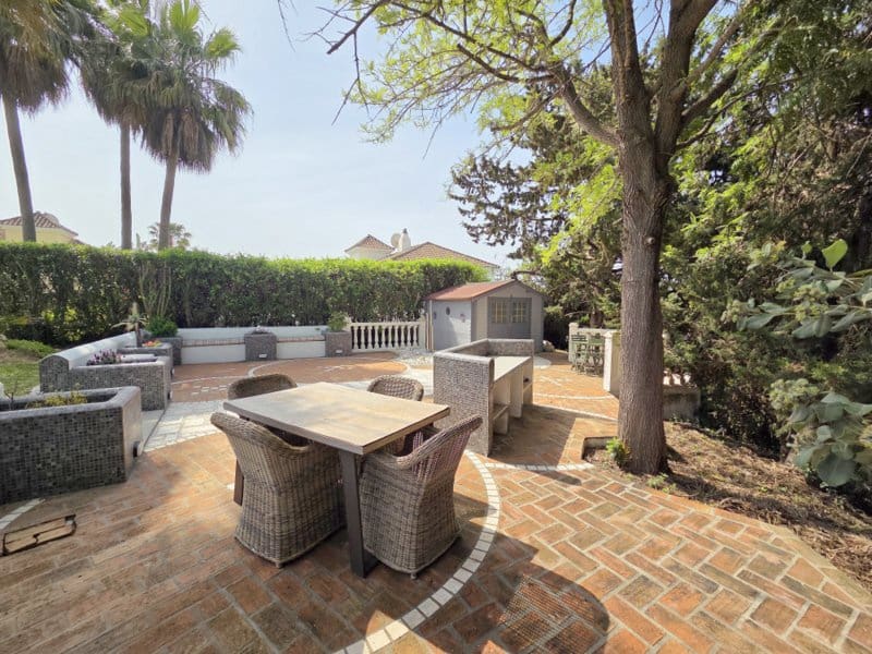 4 slaapkamer Villa te koop in Manilva met zwembad garage - € 895.000 (Ref: 9797417)