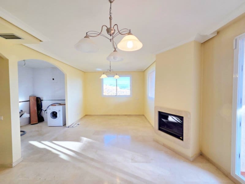 3 soverom Leilighet til salgs i La Duquesa / Puerto de la Duquesa med svømmebasseng garasje - € 339 000 (Ref: 9819252)