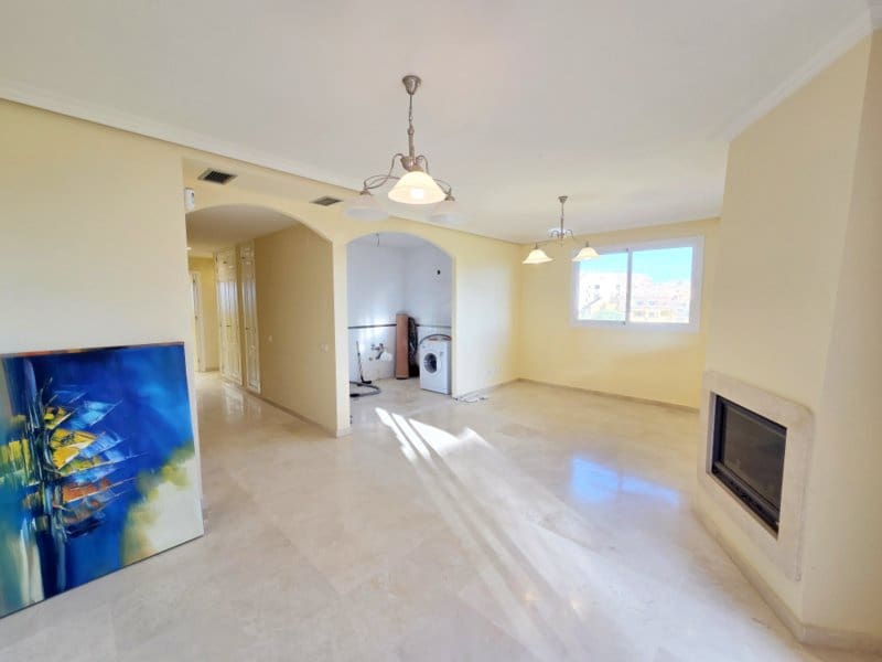3 soverom Leilighet til salgs i La Duquesa / Puerto de la Duquesa med svømmebasseng garasje - € 339 000 (Ref: 9819252)