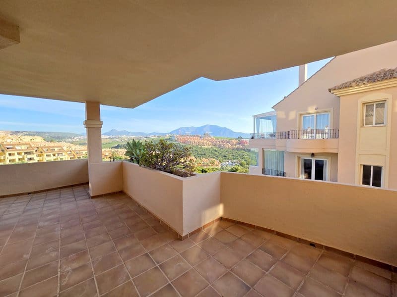 3 soverom Leilighet til salgs i La Duquesa / Puerto de la Duquesa med svømmebasseng garasje - € 339 000 (Ref: 9819252)