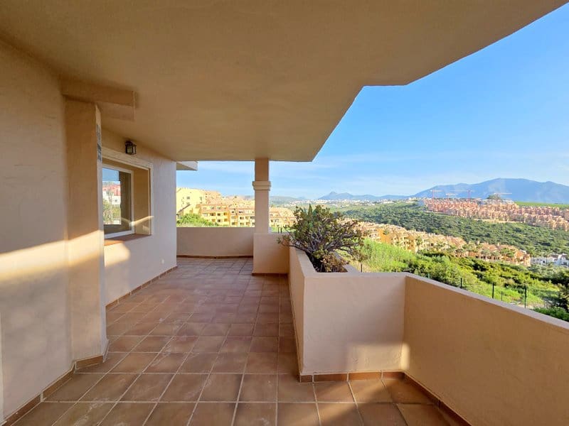 3 soverom Leilighet til salgs i La Duquesa / Puerto de la Duquesa med svømmebasseng garasje - € 339 000 (Ref: 9819252)