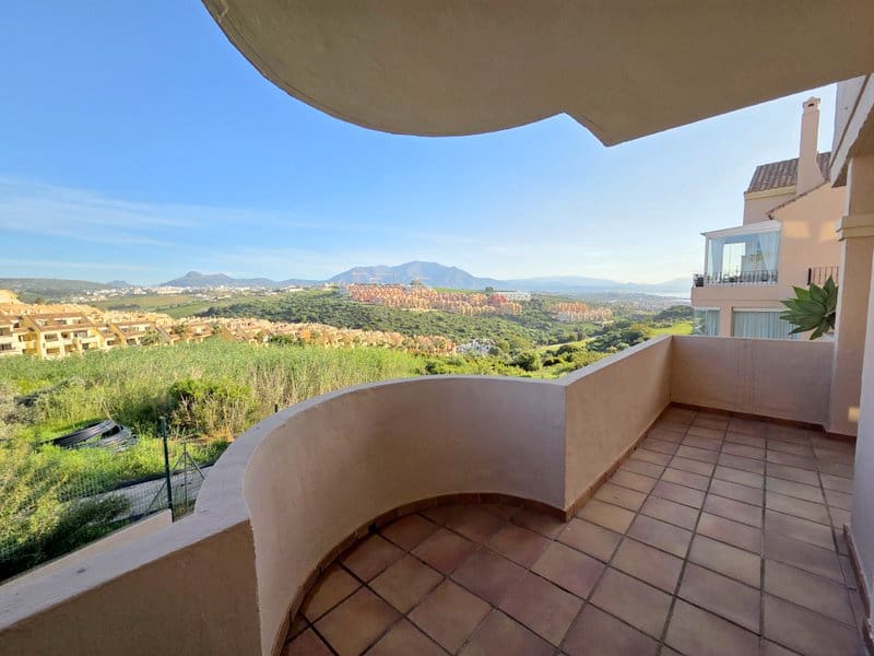 3 soverom Leilighet til salgs i La Duquesa / Puerto de la Duquesa med svømmebasseng garasje - € 339 000 (Ref: 9819252)