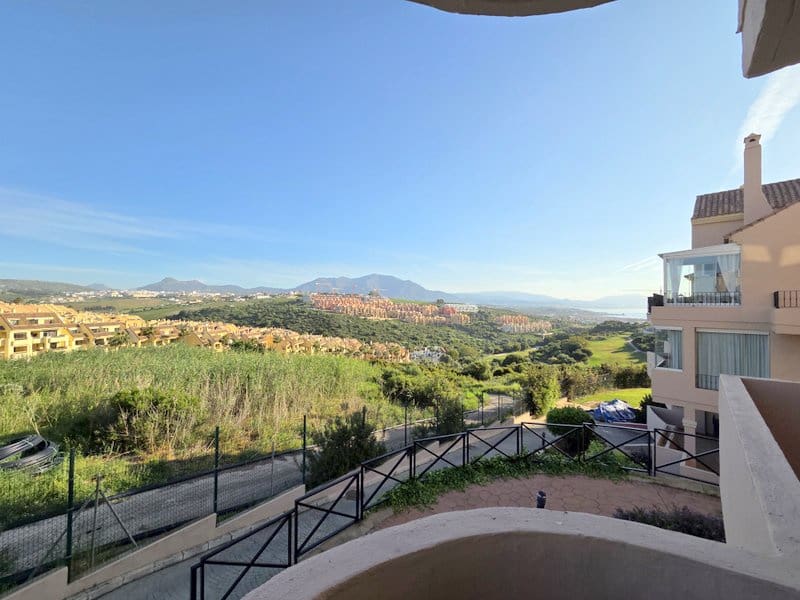 3 soverom Leilighet til salgs i La Duquesa / Puerto de la Duquesa med svømmebasseng garasje - € 339 000 (Ref: 9819252)