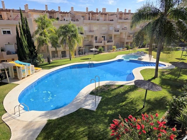 3 chambre Appartement à vendre à La Duquesa / Puerto de la Duquesa, Manilva avec piscine garage - 339 000 € (Ref: 9819252)