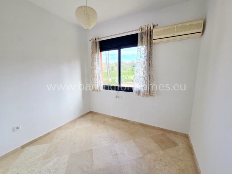 3 soverom Hus til salgs i La Duquesa / Puerto de la Duquesa med svømmebasseng - € 299 000 (Ref: 9821038)