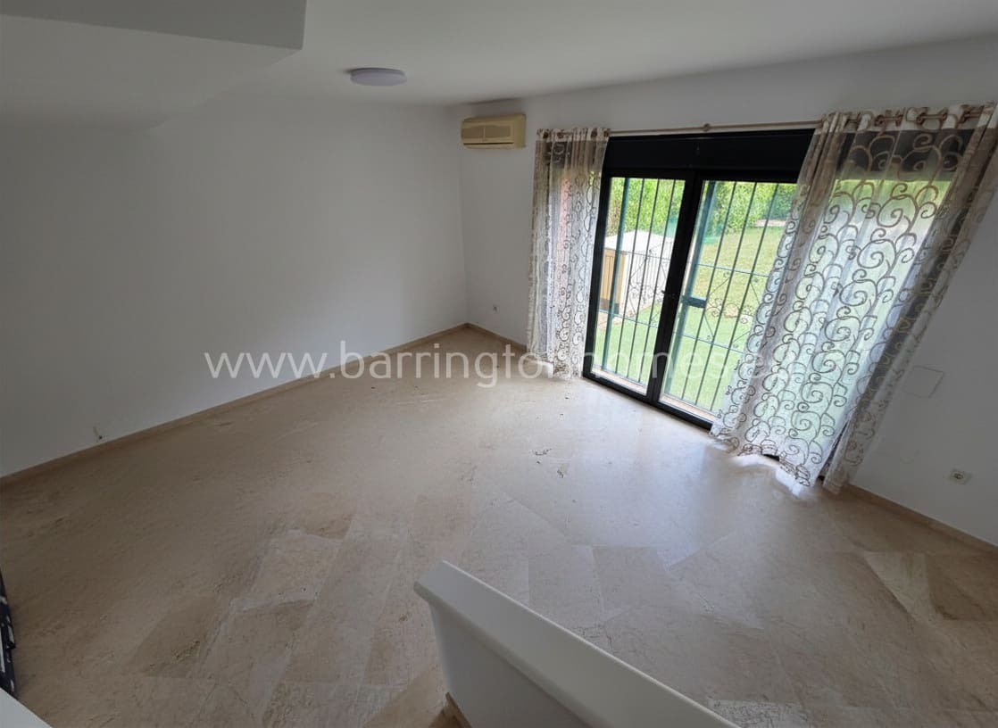 3 soverom Hus til salgs i La Duquesa / Puerto de la Duquesa med svømmebasseng - € 299 000 (Ref: 9821038)