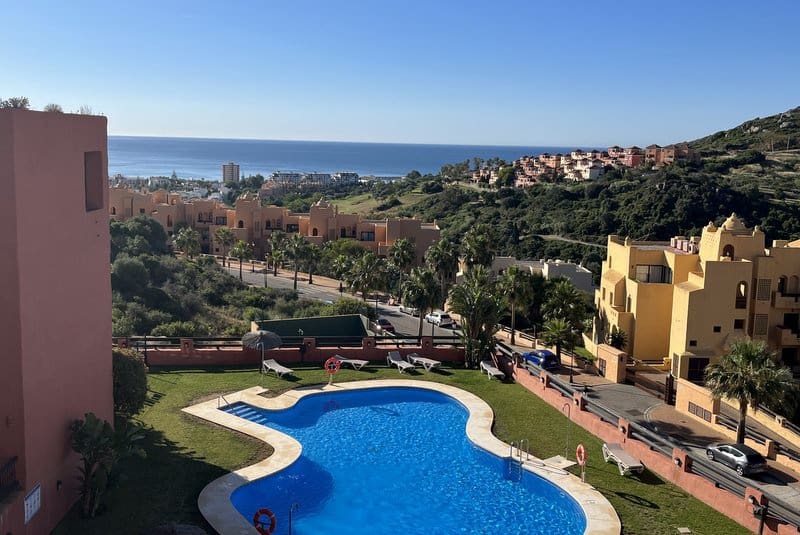 2 chambre Appartement à vendre à La Duquesa / Puerto de la Duquesa avec piscine garage - 295 000 € (Ref: 9841517)