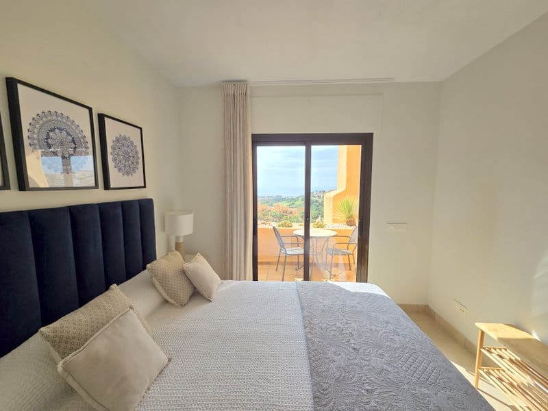 2 chambre Appartement à vendre à La Duquesa / Puerto de la Duquesa avec piscine garage - 295 000 € (Ref: 9841517)