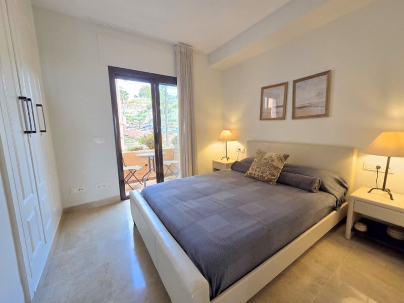 2 chambre Appartement à vendre à La Duquesa / Puerto de la Duquesa avec piscine garage - 295 000 € (Ref: 9841517)