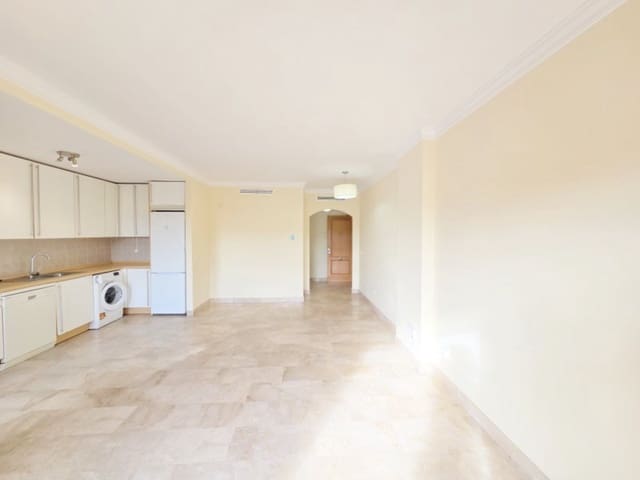 2 chambre Appartement à vendre à Buenas Noches, Estepona avec piscine garage - 275 000 € (Ref: 9841519)