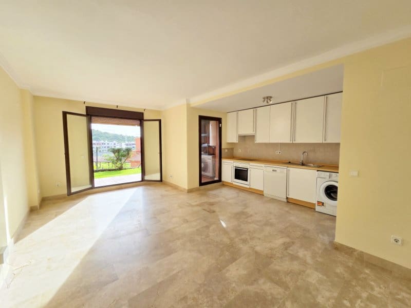 2 chambre Appartement à vendre à Estepona avec piscine garage - 275 000 € (Ref: 9841519)