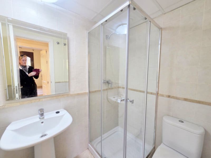 2 chambre Appartement à vendre à Estepona avec piscine garage - 275 000 € (Ref: 9841519)