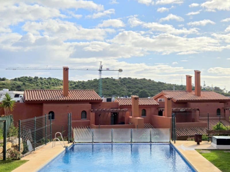 2 chambre Appartement à vendre à Estepona avec piscine garage - 275 000 € (Ref: 9841519)