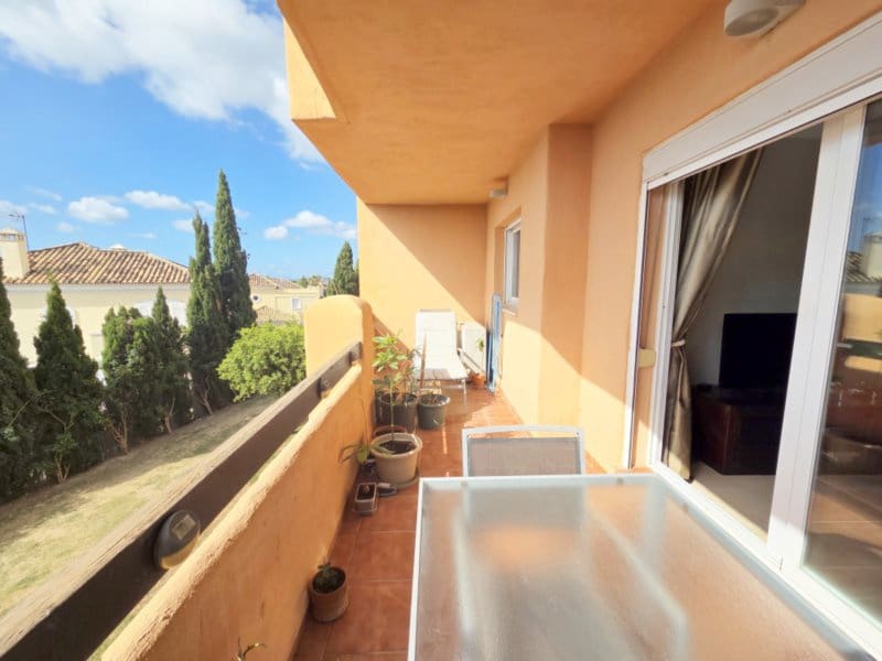 2 bedroom Apartment for sale in Casares with pool garage - € 249,000 (Ref: 9841523)