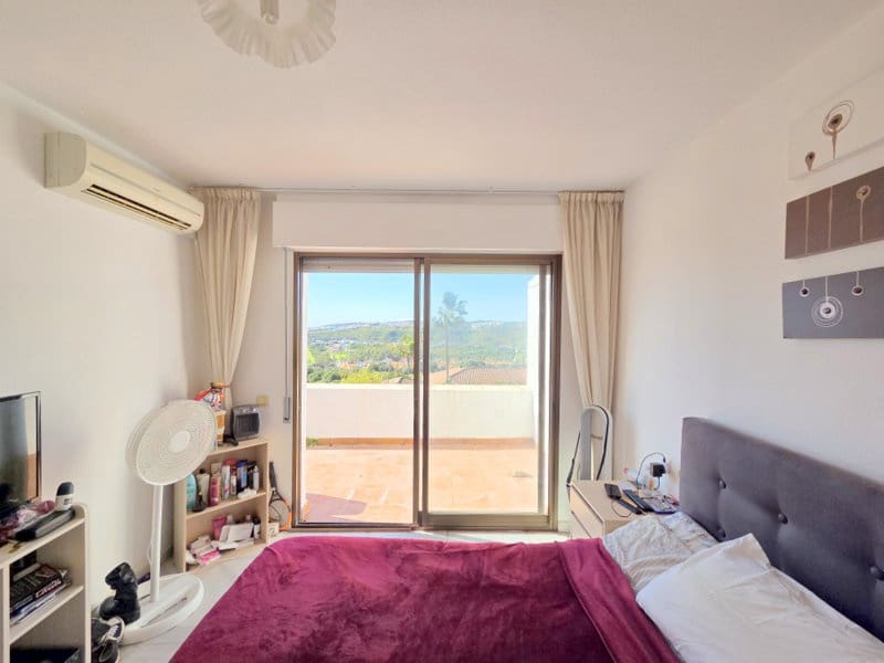 3 quarto Casa em Banda para venda em La Duquesa / Puerto de la Duquesa com piscina garagem - 395 000 € (Ref: 9849757)