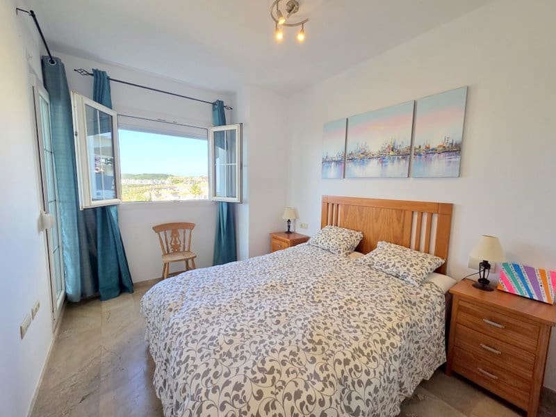 2 Zimmer Apartment zu verkaufen in La Duquesa / Puerto de la Duquesa mit Pool Garage - 230.000 € (Ref: 9889397)