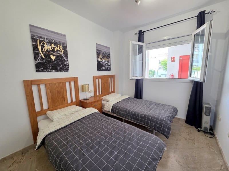 2 Zimmer Apartment zu verkaufen in La Duquesa / Puerto de la Duquesa mit Pool Garage - 230.000 € (Ref: 9889397)