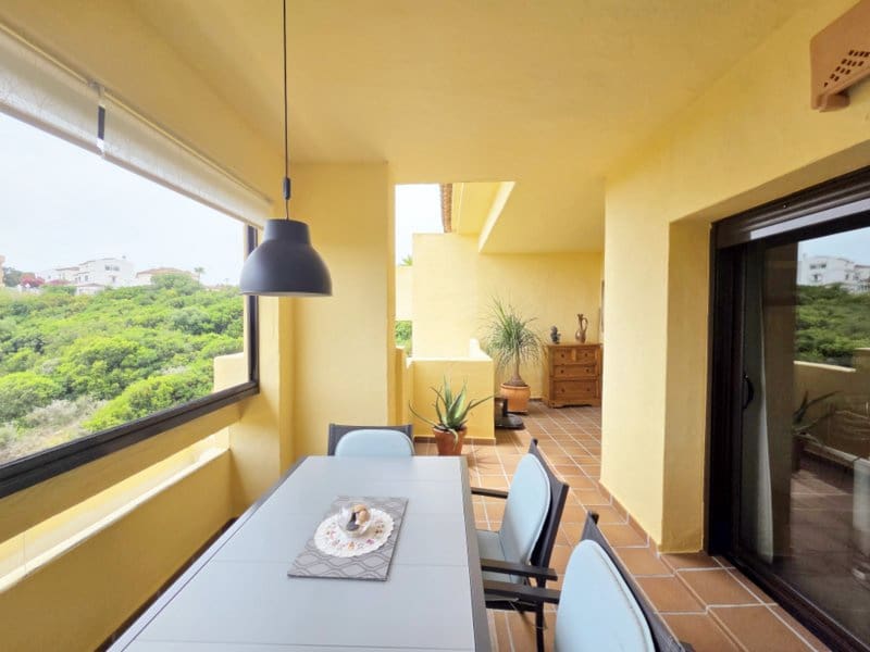 2 soverom Leilighet til salgs i La Duquesa / Puerto de la Duquesa med svømmebasseng garasje - € 295 000 (Ref: 9922857)