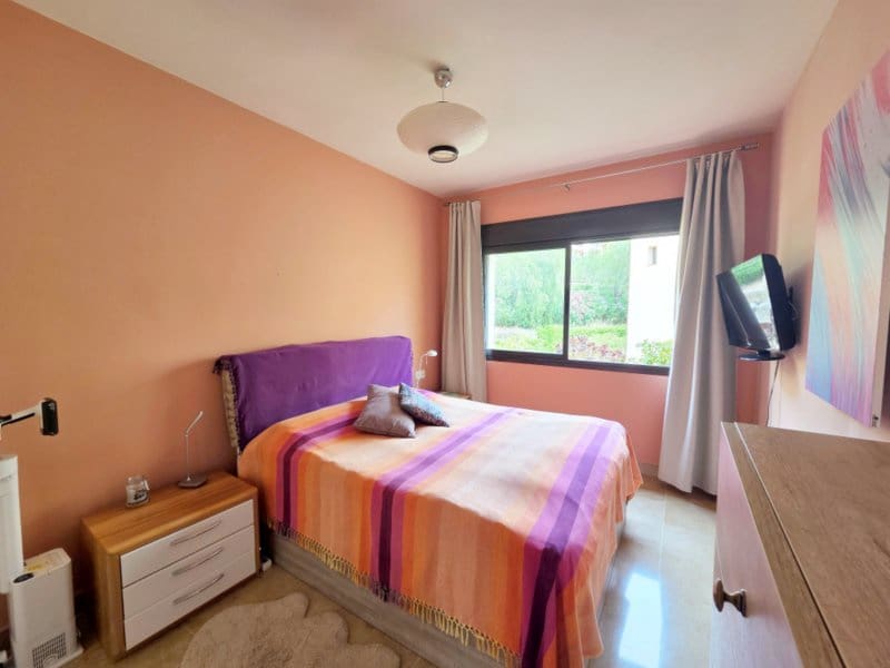 2 soverom Leilighet til salgs i La Duquesa / Puerto de la Duquesa med svømmebasseng garasje - € 295 000 (Ref: 9922857)