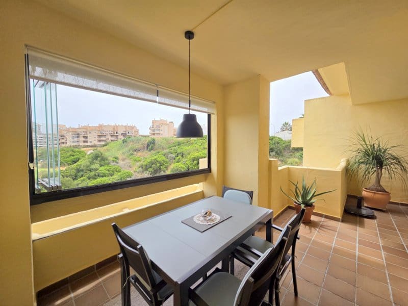 2 soverom Leilighet til salgs i La Duquesa / Puerto de la Duquesa med svømmebasseng garasje - € 295 000 (Ref: 9922857)