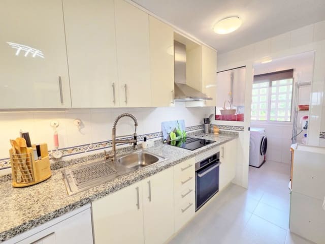 2 soverom Leilighet til salgs i La Duquesa / Puerto de la Duquesa, Manilva med svømmebasseng garasje - € 295 000 (Ref: 9922857)