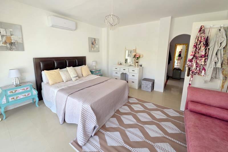 5 soverom Leilighet til salgs i La Duquesa / Puerto de la Duquesa med svømmebasseng garasje - € 595 000 (Ref: 9932247)