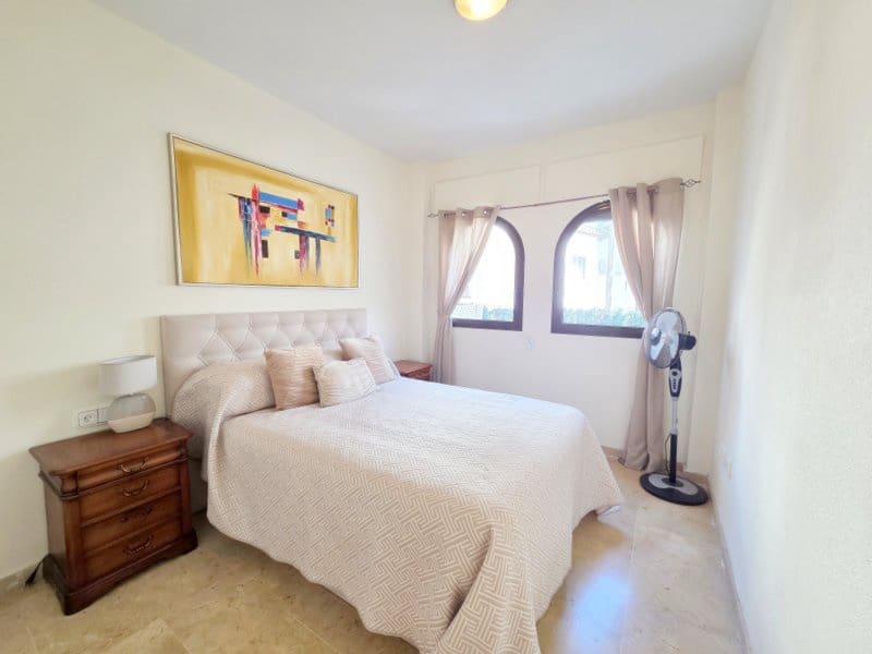 2 soverom Leilighet til salgs i La Duquesa / Puerto de la Duquesa med svømmebasseng - € 245 000 (Ref: 9941153)
