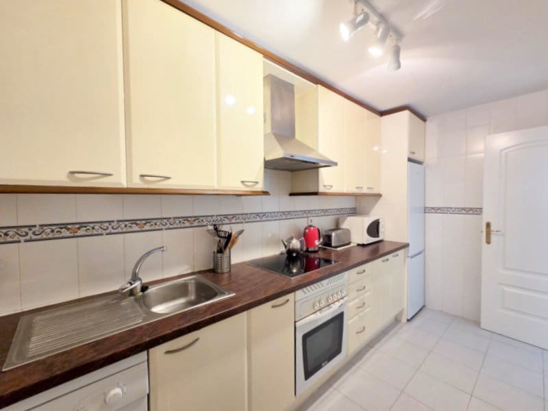 2 soverom Leilighet til salgs i La Duquesa / Puerto de la Duquesa med svømmebasseng - € 245 000 (Ref: 9941153)
