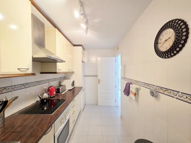 2 quarto Apartamento para venda em La Duquesa / Puerto de la Duquesa, Manilva com piscina - 245 000 € (Ref: 9941153)