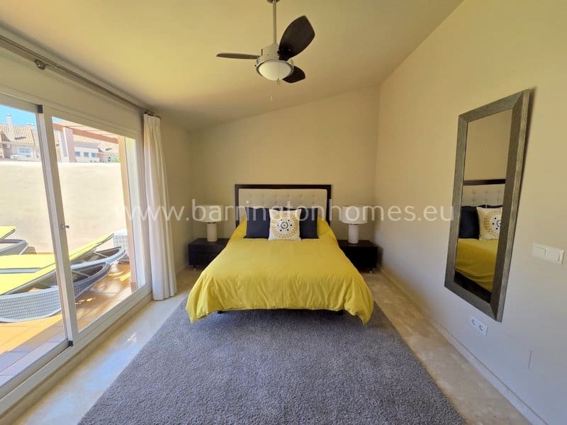 3 soverom Penthouse til salgs i La Duquesa / Puerto de la Duquesa med svømmebasseng garasje - € 379 000 (Ref: 9950235)