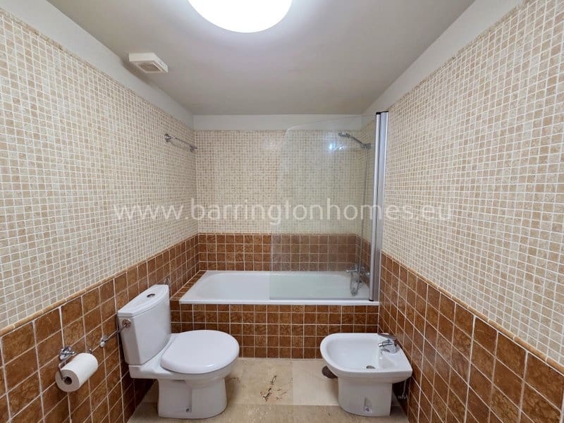 3 soverom Penthouse til salgs i La Duquesa / Puerto de la Duquesa med svømmebasseng garasje - € 379 000 (Ref: 9950235)