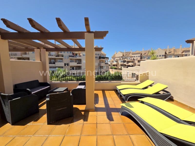 3 soverom Penthouse til salgs i La Duquesa / Puerto de la Duquesa med svømmebasseng garasje - € 379 000 (Ref: 9950235)