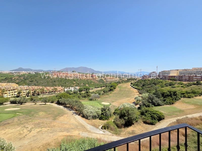 3 soverom Penthouse til salgs i La Duquesa / Puerto de la Duquesa med svømmebasseng garasje - € 379 000 (Ref: 9950235)