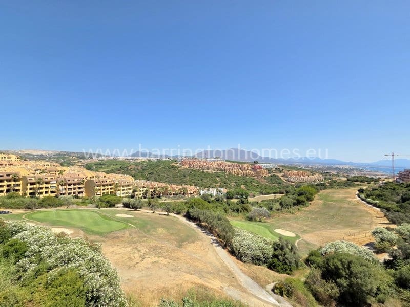 3 soverom Penthouse til salgs i La Duquesa / Puerto de la Duquesa med svømmebasseng garasje - € 379 000 (Ref: 9950235)