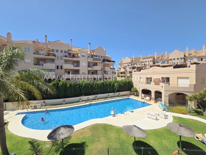 3 soverom Penthouse til salgs i La Duquesa / Puerto de la Duquesa med svømmebasseng garasje - € 379 000 (Ref: 9950235)