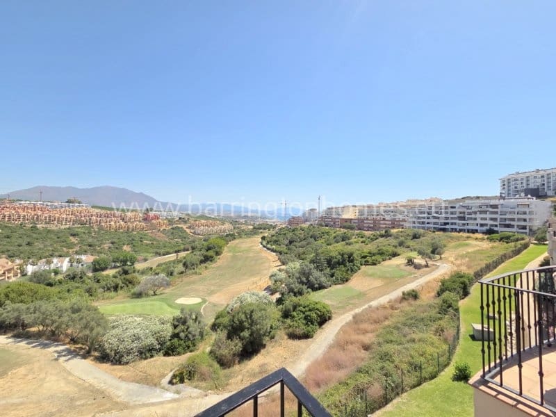 3 soverom Penthouse til salgs i La Duquesa / Puerto de la Duquesa med svømmebasseng garasje - € 379 000 (Ref: 9950235)