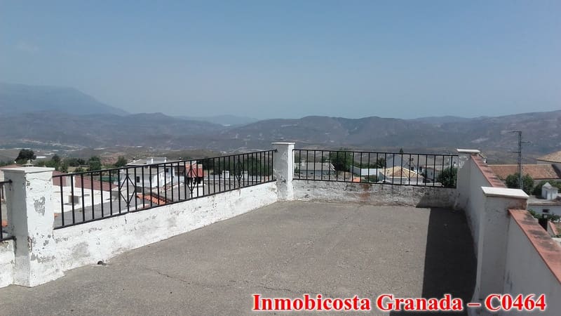 3 soveværelse Byhus til salg i Yegen med garage - € 75.000 (Ref: 3034913)