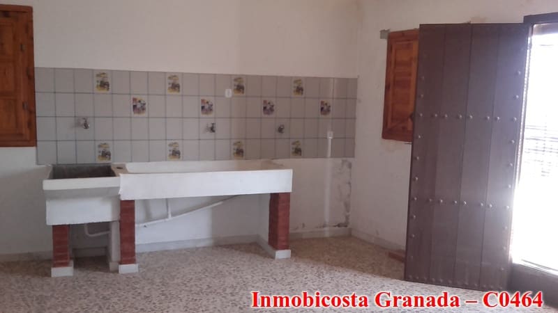 3 soveværelse Byhus til salg i Yegen med garage - € 75.000 (Ref: 3034913)