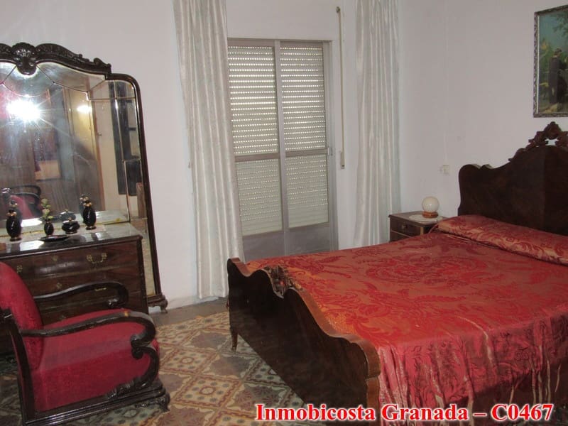 5 soverom Hus til salgs i Albondon med garasje - € 80 000 (Ref: 3172782)