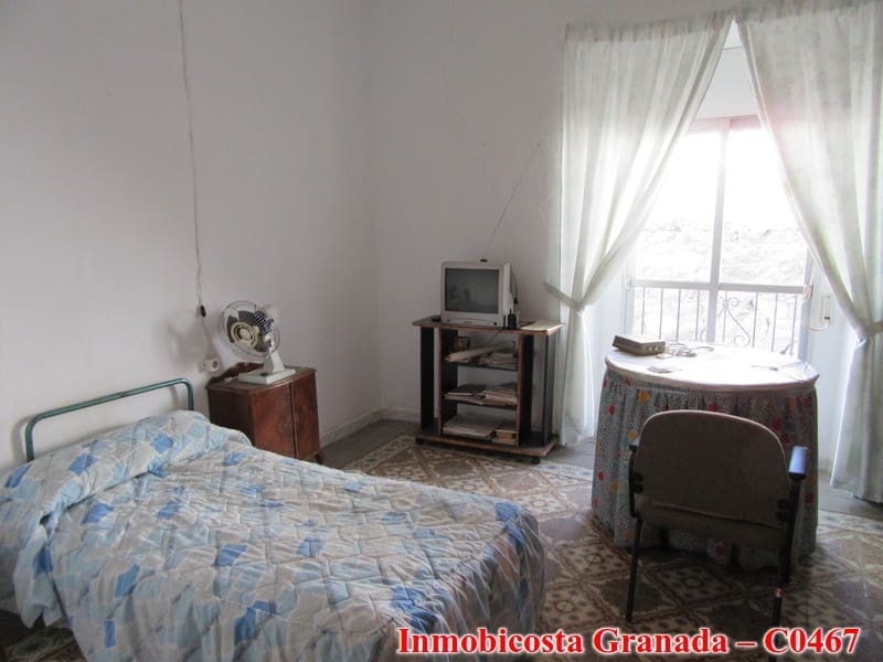 5 soverom Hus til salgs i Albondon med garasje - € 80 000 (Ref: 3172782)