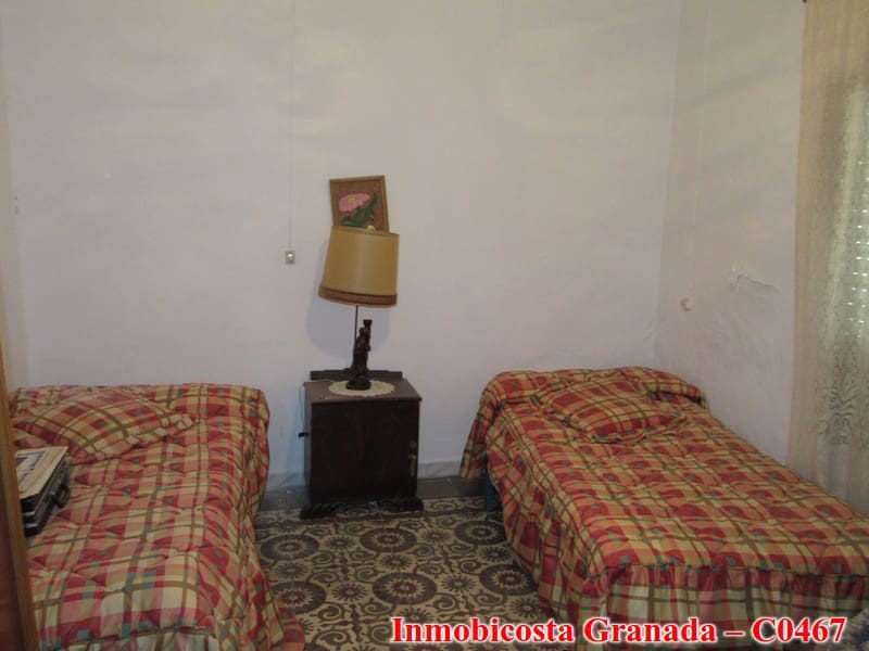 5 soverom Hus til salgs i Albondon med garasje - € 80 000 (Ref: 3172782)