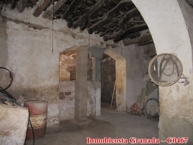 5 slaapkamer Huis te koop in Albondón met garage - € 80.000 (Ref: 3172782)