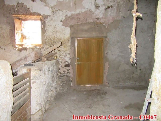5 slaapkamer Huis te koop in Albondón met garage - € 80.000 (Ref: 3172782)