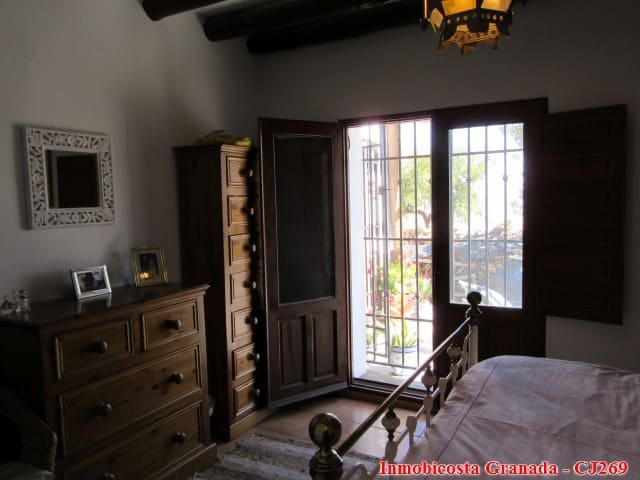 4 slaapkamer Finca/Landhuis te koop in Cadiar met garage - € 155.000 (Ref: 3179480)